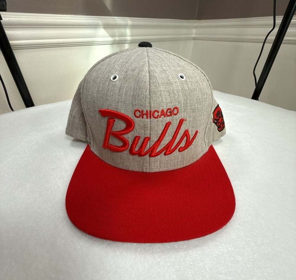 Mitchell & Ness Chicago Bulls Snapback Hat One Size Grey Red